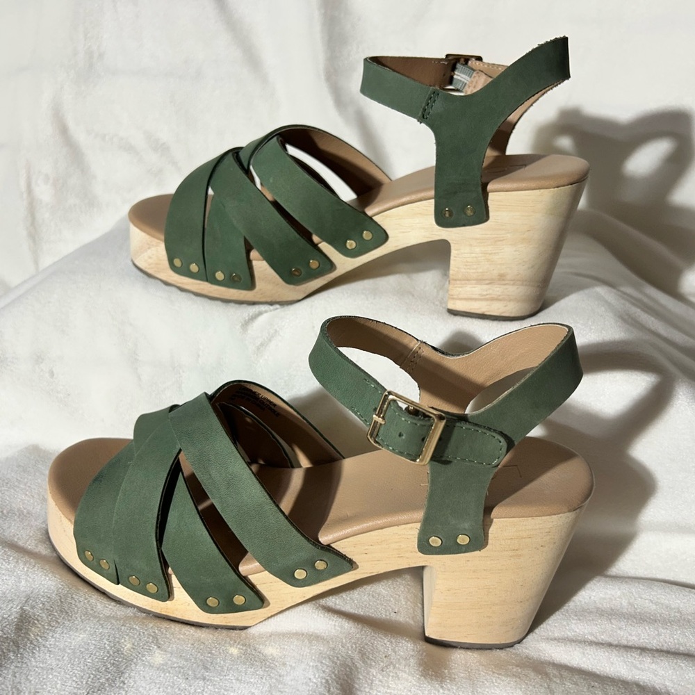 LOFT Olive Green Strappy Leather clog chunky block heel  Platform Sandals size 7